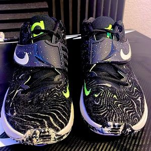 KD’s Fourteeth Edition Black and lime green,Size 9.5